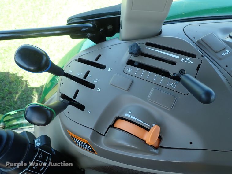 image for item DE0989 2014 John Deere 6105D MFWD tractor