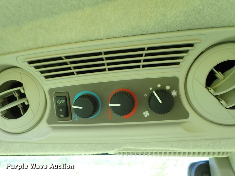 image for item DE0989 2014 John Deere 6105D MFWD tractor