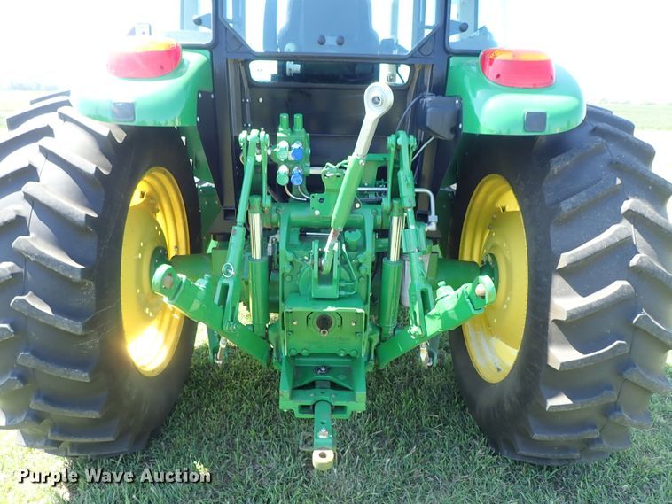 image for item DE0989 2014 John Deere 6105D MFWD tractor