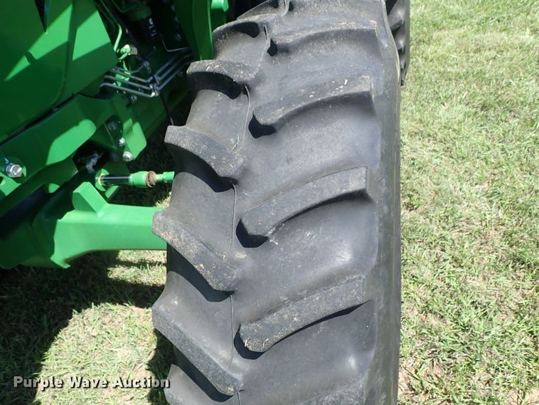 image for item DE0989 2014 John Deere 6105D MFWD tractor