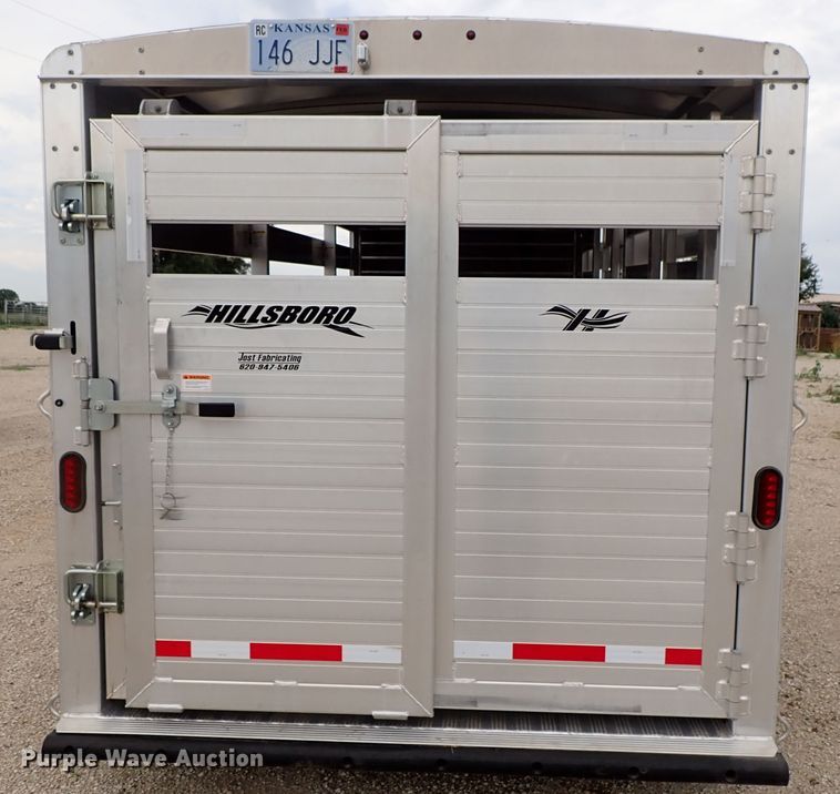 image for item DE1018 2016 Hillsboro Endura livestock trailer