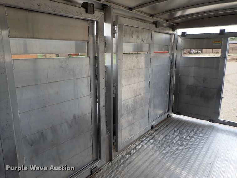 image for item DE1018 2016 Hillsboro Endura livestock trailer