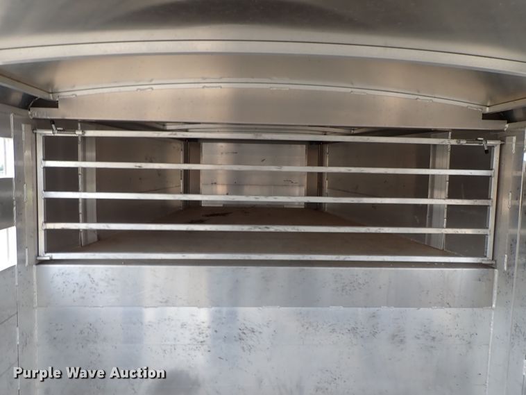 image for item DE1018 2016 Hillsboro Endura livestock trailer