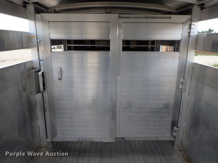 image for item DE1018 2016 Hillsboro Endura livestock trailer