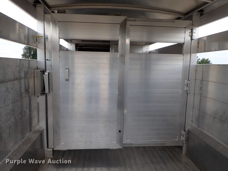 image for item DE1018 2016 Hillsboro Endura livestock trailer