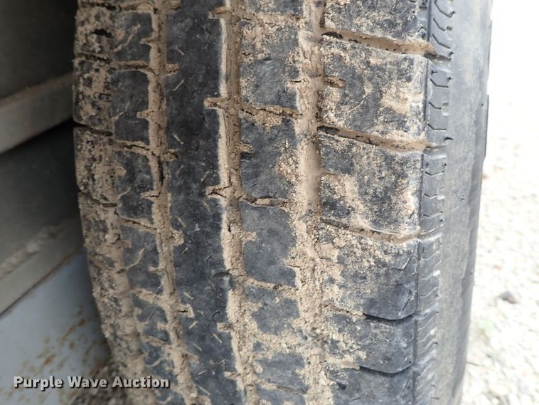 image for item DE1018 2016 Hillsboro Endura livestock trailer