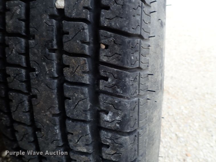 image for item DE1018 2016 Hillsboro Endura livestock trailer