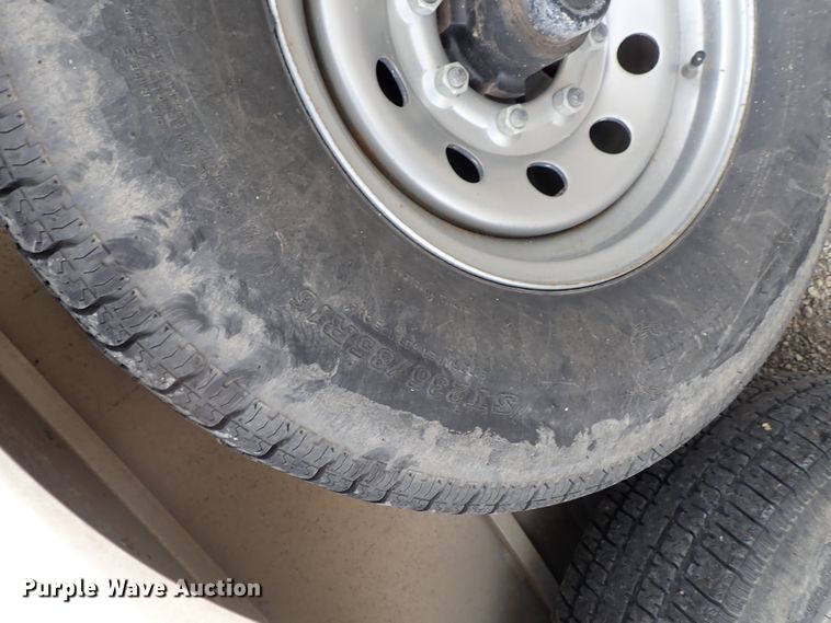 image for item DE1018 2016 Hillsboro Endura livestock trailer