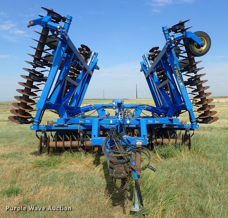 image for item DE5539 2010 Landoll 7431-33 vertical tillage