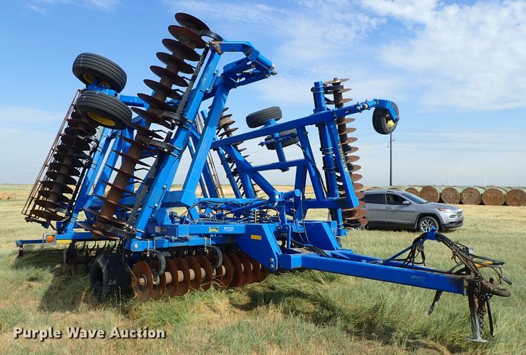 image for item DE5539 2010 Landoll 7431-33 vertical tillage