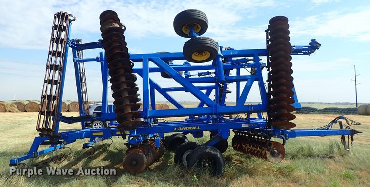 image for item DE5539 2010 Landoll 7431-33 vertical tillage