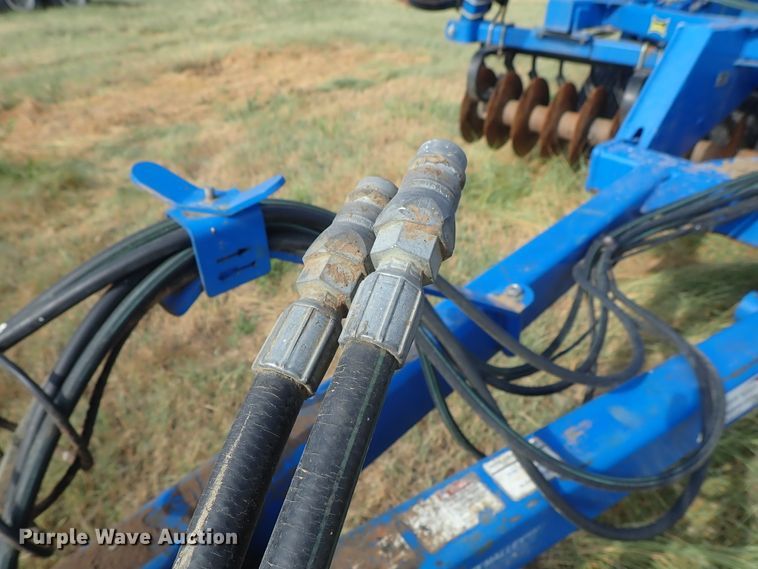 image for item DE5539 2010 Landoll 7431-33 vertical tillage