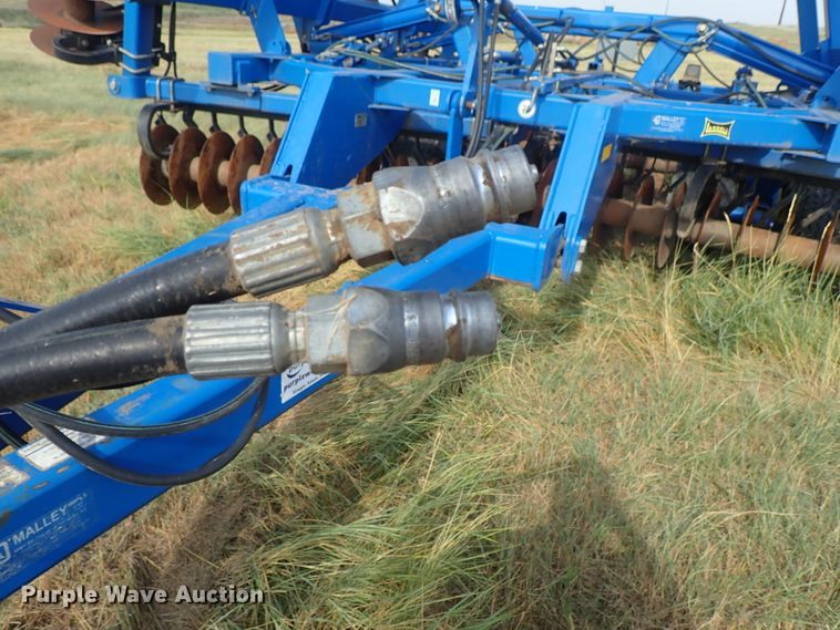 image for item DE5539 2010 Landoll 7431-33 vertical tillage