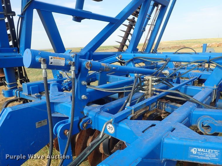 image for item DE5539 2010 Landoll 7431-33 vertical tillage