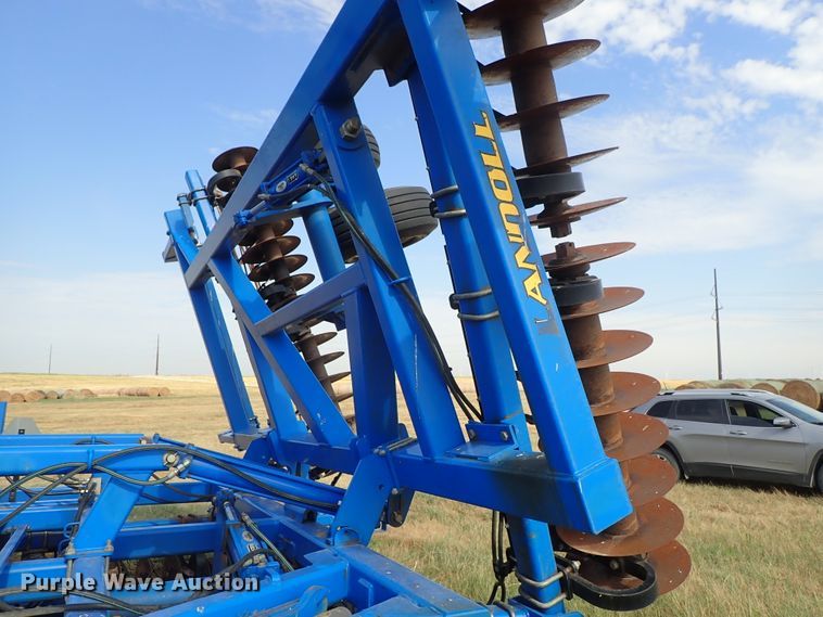 image for item DE5539 2010 Landoll 7431-33 vertical tillage