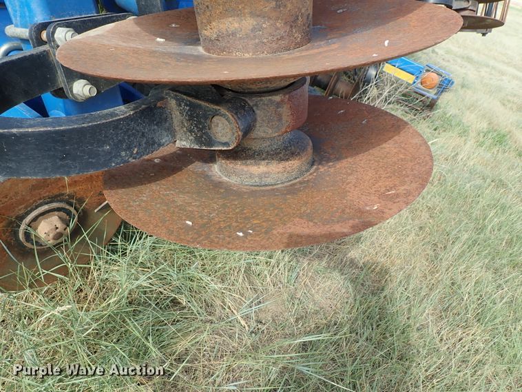 image for item DE5539 2010 Landoll 7431-33 vertical tillage