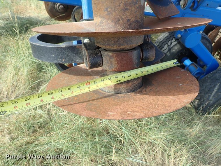 image for item DE5539 2010 Landoll 7431-33 vertical tillage