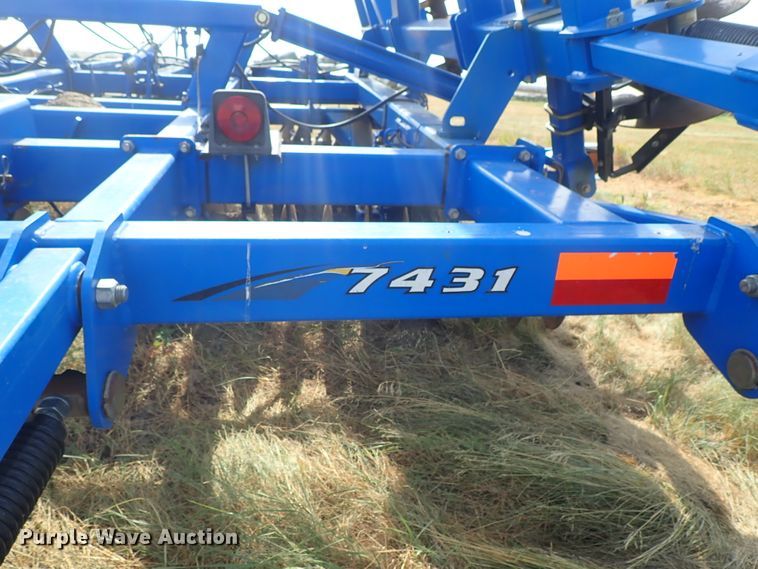 image for item DE5539 2010 Landoll 7431-33 vertical tillage