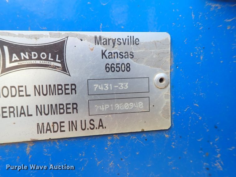 image for item DE5539 2010 Landoll 7431-33 vertical tillage