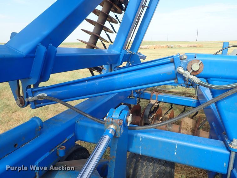 image for item DE5539 2010 Landoll 7431-33 vertical tillage