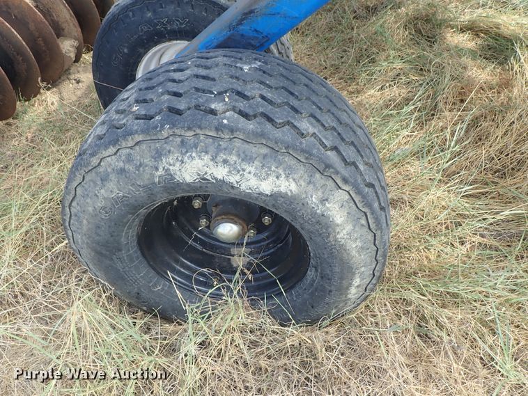 image for item DE5539 2010 Landoll 7431-33 vertical tillage