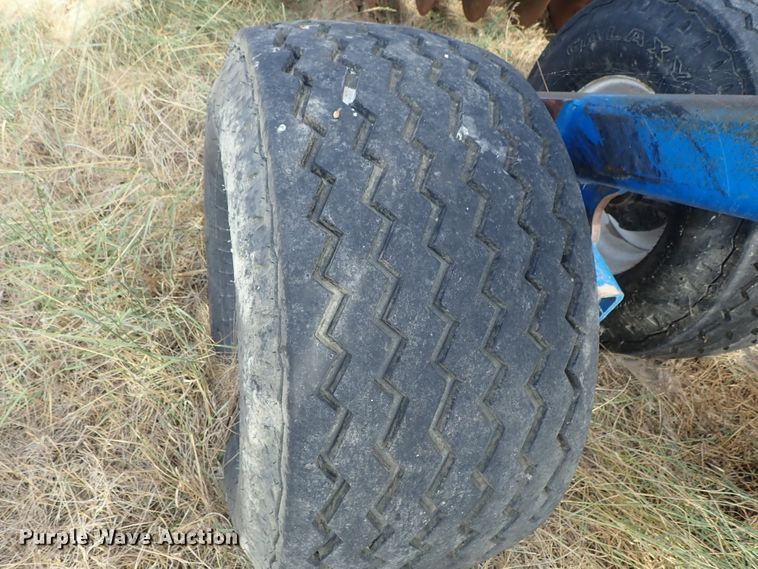 image for item DE5539 2010 Landoll 7431-33 vertical tillage