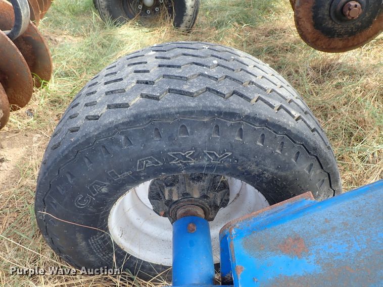 image for item DE5539 2010 Landoll 7431-33 vertical tillage