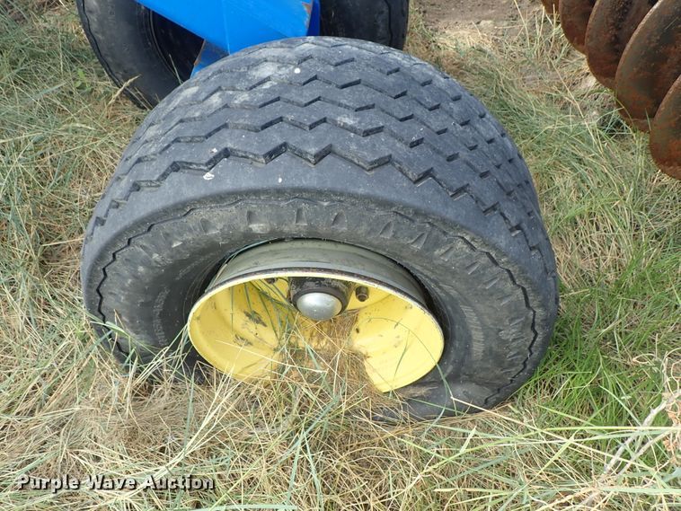 image for item DE5539 2010 Landoll 7431-33 vertical tillage