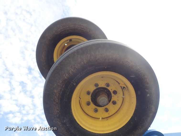 image for item DE5539 2010 Landoll 7431-33 vertical tillage