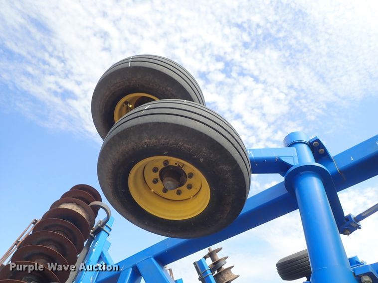image for item DE5539 2010 Landoll 7431-33 vertical tillage