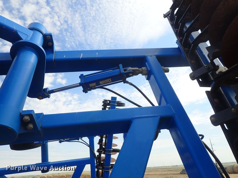 image for item DE5539 2010 Landoll 7431-33 vertical tillage