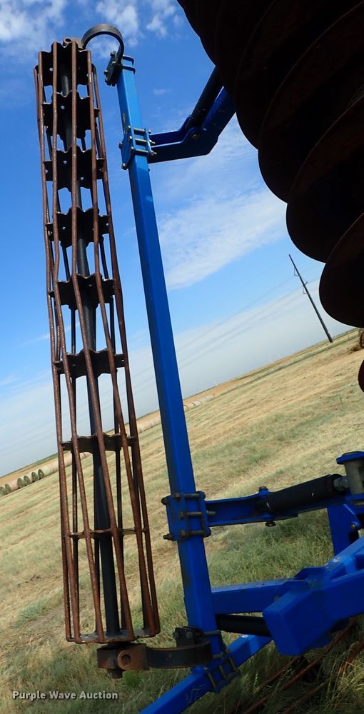 image for item DE5539 2010 Landoll 7431-33 vertical tillage