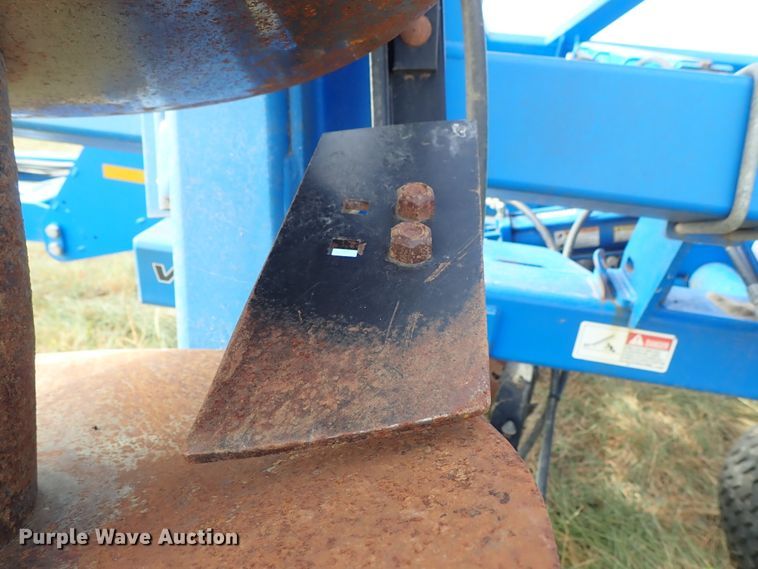 image for item DE5539 2010 Landoll 7431-33 vertical tillage