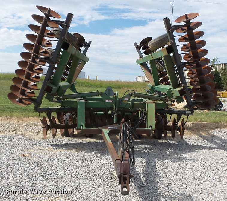 image for item DE7981 John Deere 650 tandem disk
