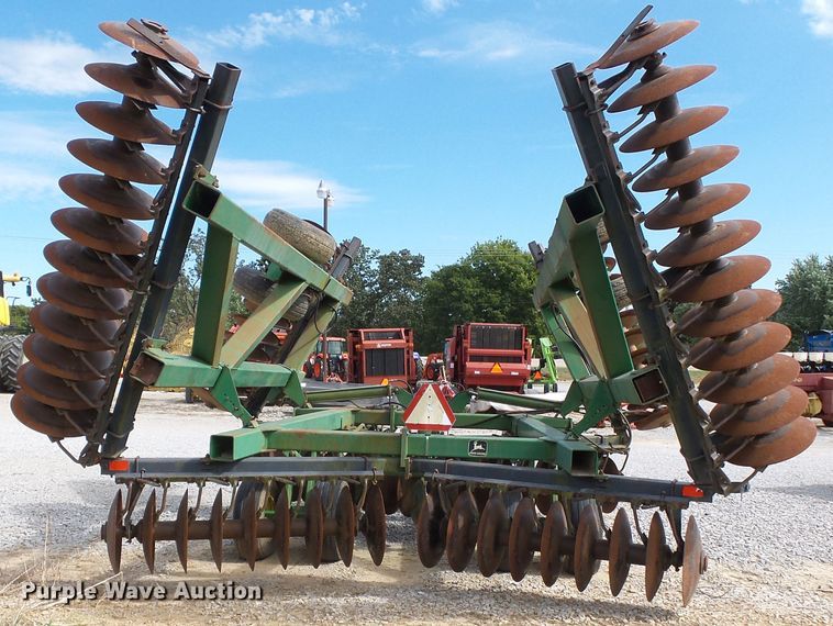image for item DE7981 John Deere 650 tandem disk
