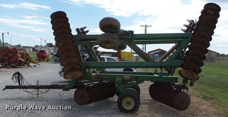 image for item DE7981 John Deere 650 tandem disk