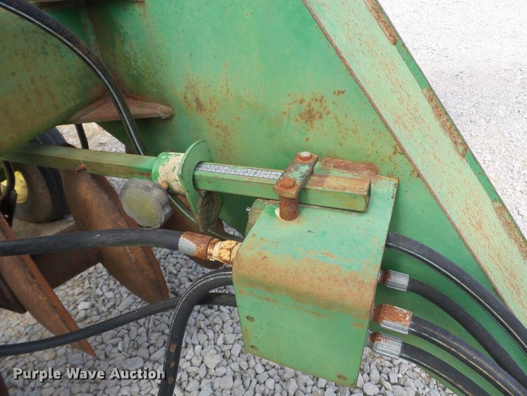image for item DE7981 John Deere 650 tandem disk