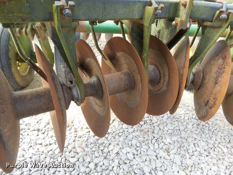 image for item DE7981 John Deere 650 tandem disk