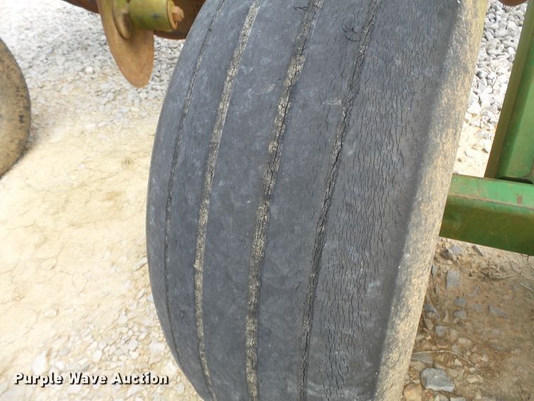 image for item DE7981 John Deere 650 tandem disk