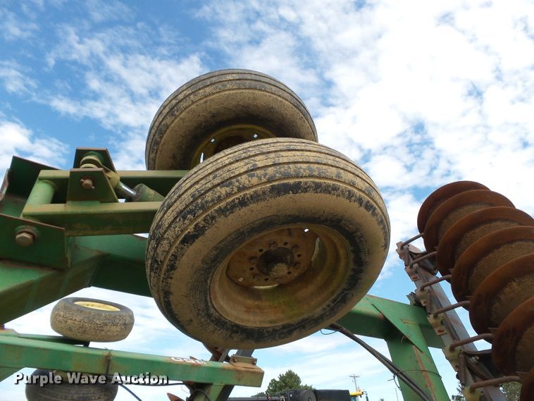 image for item DE7981 John Deere 650 tandem disk