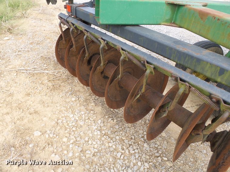 image for item DE7981 John Deere 650 tandem disk