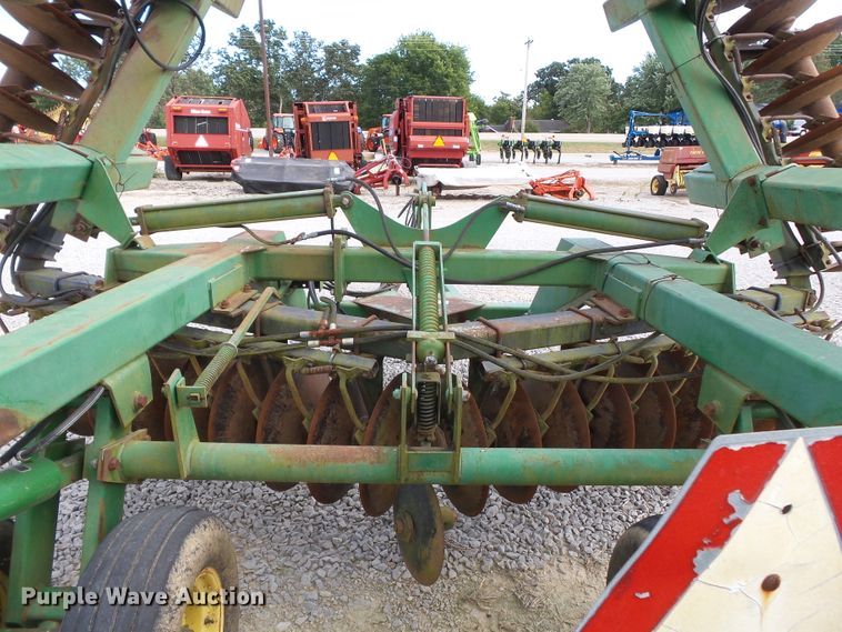 image for item DE7981 John Deere 650 tandem disk