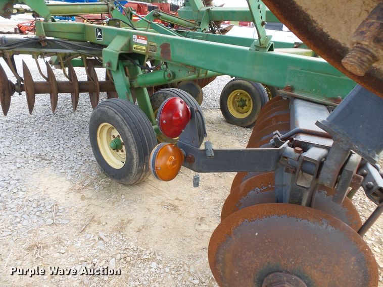 image for item DE7981 John Deere 650 tandem disk