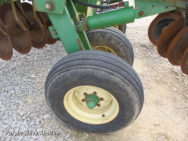 image for item DE7981 John Deere 650 tandem disk