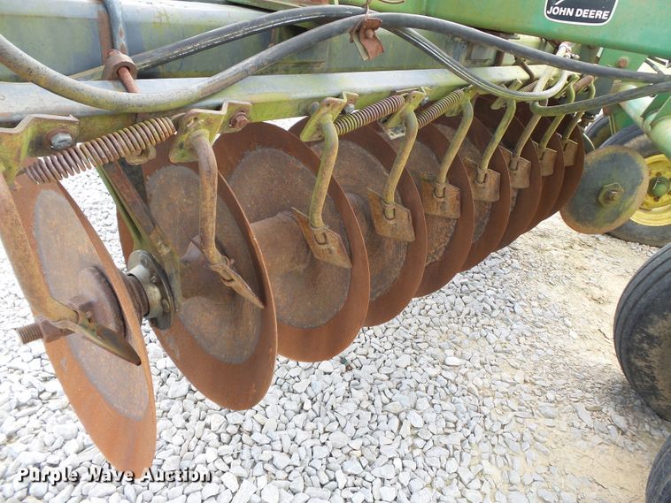 image for item DE7981 John Deere 650 tandem disk