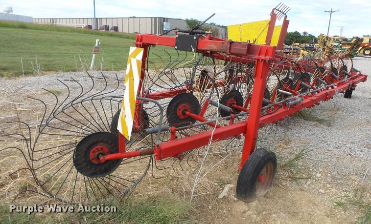image for item DE7982 Enrossi 12+3 hay rake