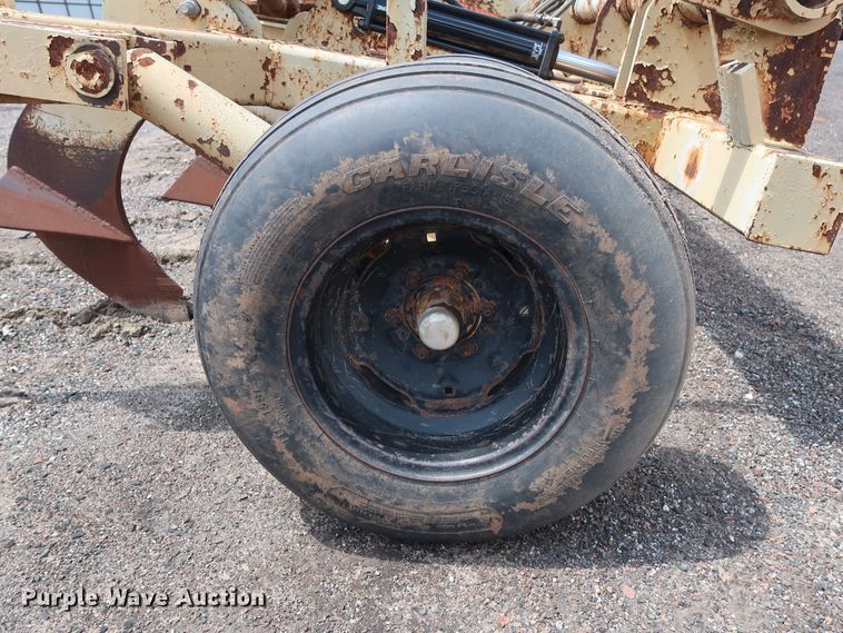 image for item DG4138 Big Ox 77 V-ripper