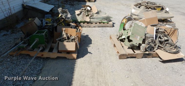 image for item DH2048 John Deere 1790 split row planter parts