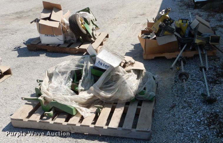 image for item DH2048 John Deere 1790 split row planter parts