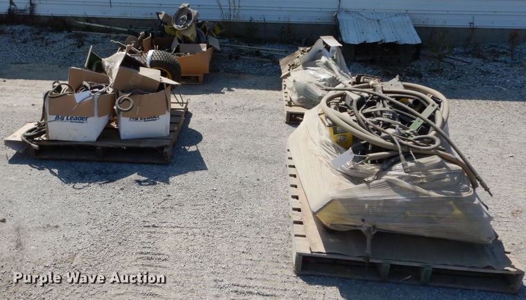 image for item DH2048 John Deere 1790 split row planter parts